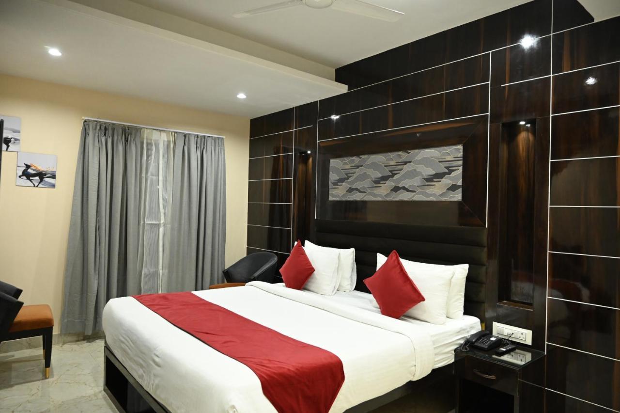 Hotel Trax International Jamshedpur Bagian luar foto